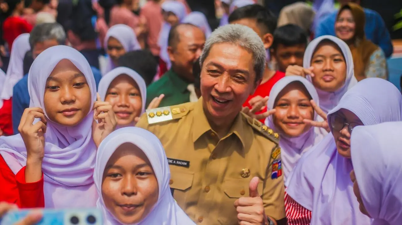 Dedie Rachim Tanamkan Semangat Juang untuk Siswa siswi di SMPN 4