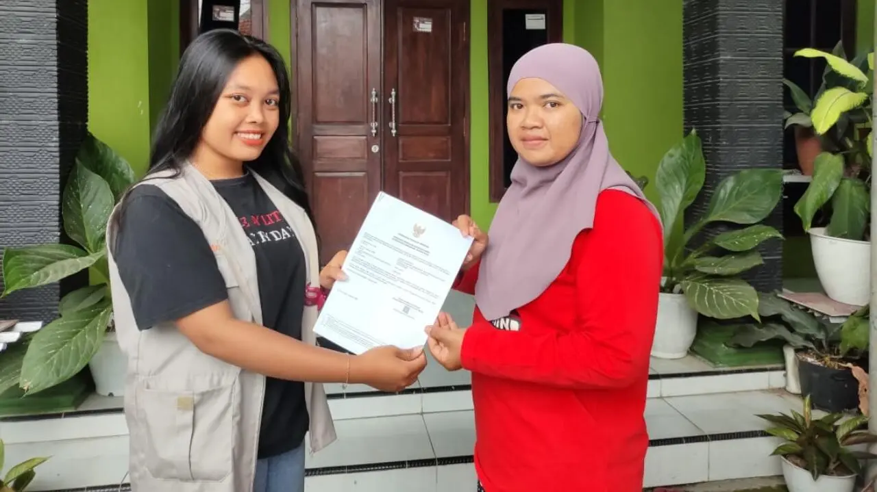 Mahasiswa UNISRI Bantu UMKM Ngabeyan Miliki Legalitas Usaha Melalui Pembuatan NIB