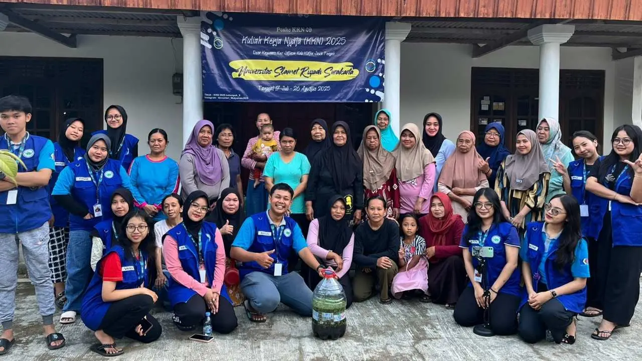 Pelatihan Pemanfaatan Sampah Organik Menjadi Pupuk Organik Cair di Desa Kayumas