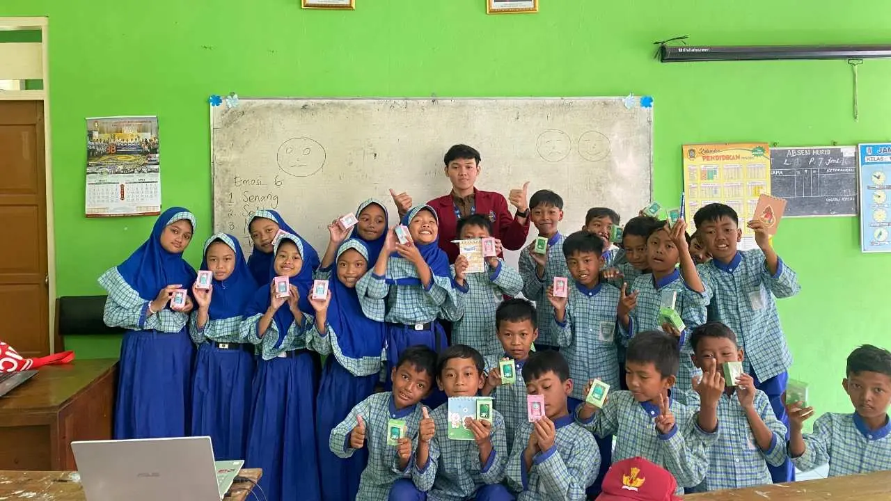 Mahasiswa KKN UNISRI Tingkatkan Literasi Emosional Siswa SD Melalui Media Digital Interaktif di SD Negeri 2 Kayumas