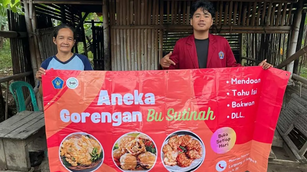 Mengangkat Potensi Desa: UMKM Gorengan Lokal Bangun Citra Lewat Visual Branding