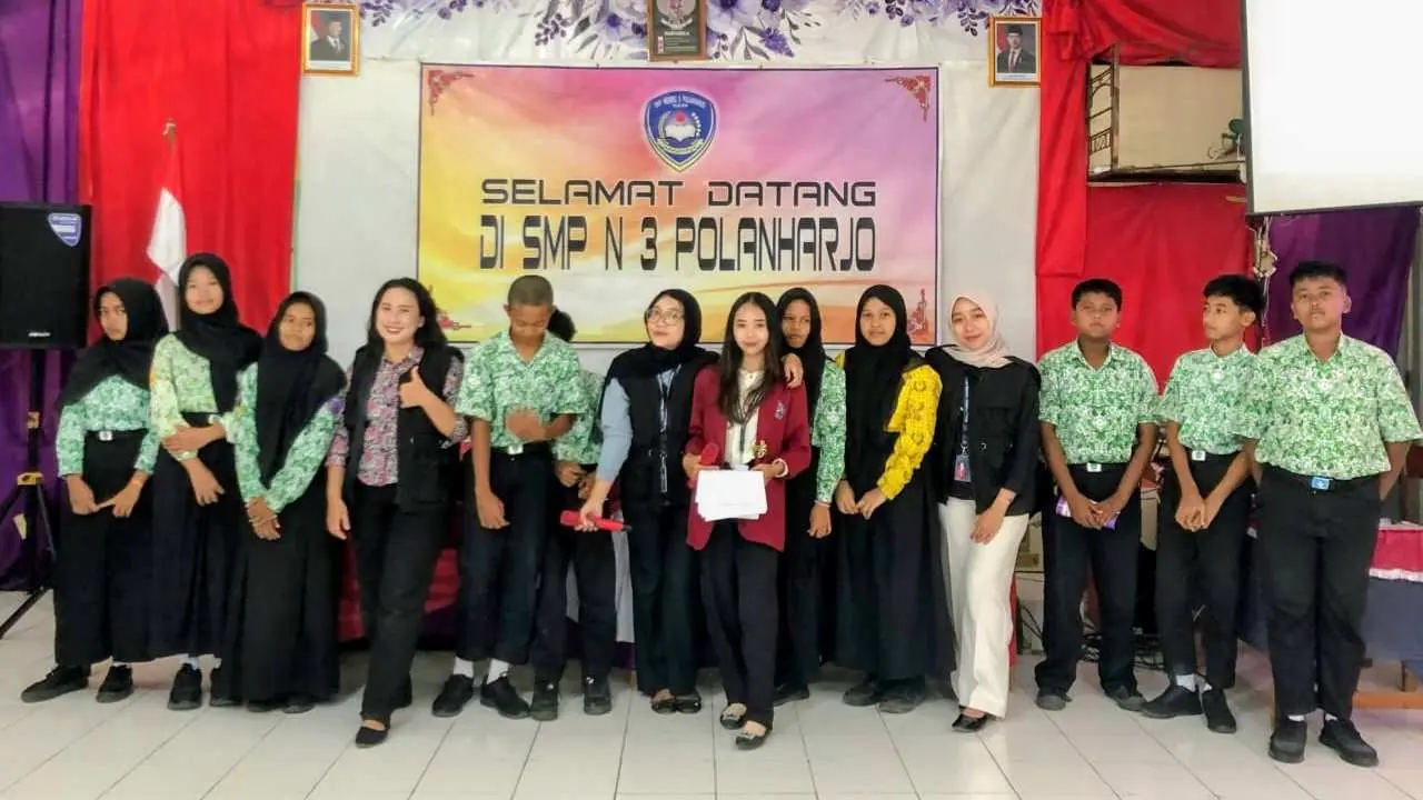 Mahasiswa KKN Ajak Siswa - siswi SMP Negeri 3 Polanharjo Berkreasi Lewat Ide Bisnis Kreatif