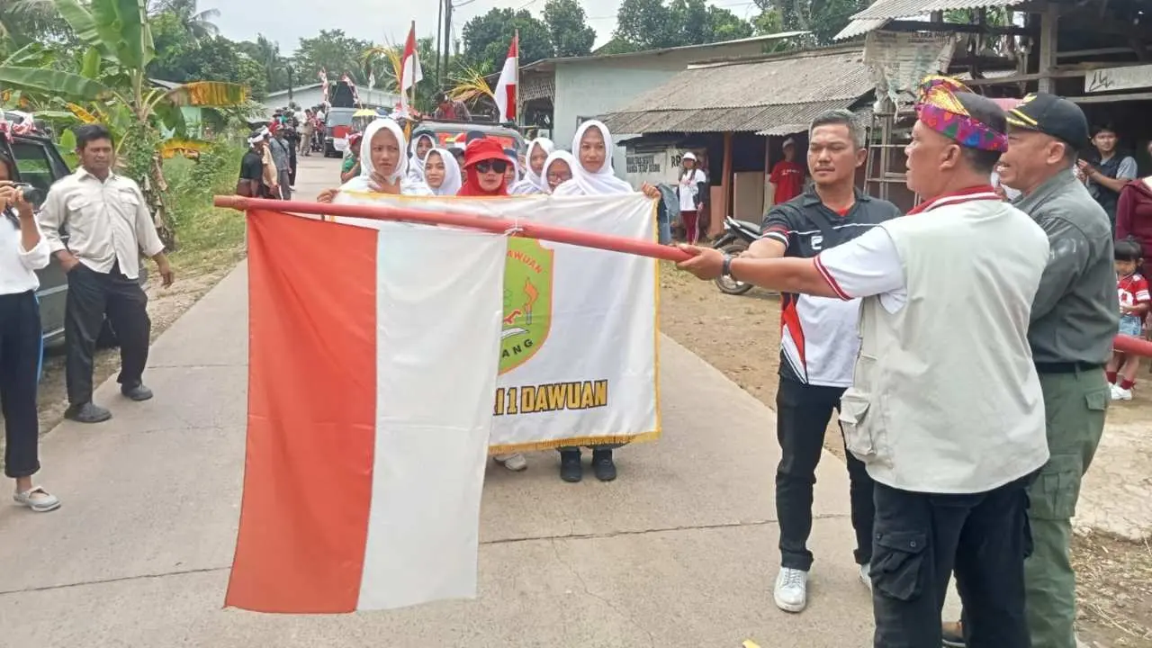 Asda II Membuka secara Langsung Karnaval Meriahkan HUT RI ke-80 di Desa Cisampih Dawuan 2025