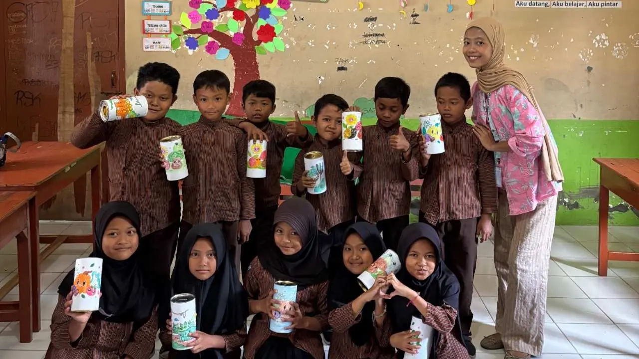 Mahasiswa KKN Unisri Mengimplementasikan Kegiatan Menabung Sejak Usia Dini: Sd Negeri Bendan