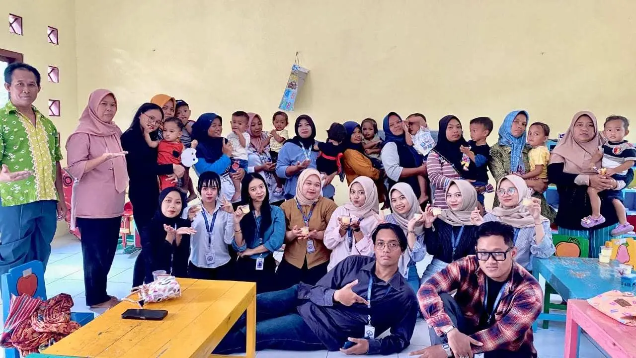 Pentingnya Gizi Seimbang untuk Mencegah Stunting: Mahasiswa KKN Unisri Sosialisasi di PAUD Desa Gemampir