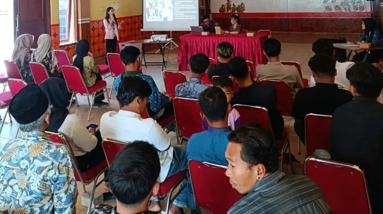 Mahasiswa KKN-PPM UNISRI Melakukan Seminar Tentang Perlindungan Hukum Terhadap Pekerja Migran Indonesia dalam Perspektif Hukum Ketenagakerjaan