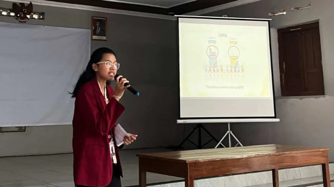 Mahasiswa KKN UNISRI Surakarta Edukasi Transaksi Digital dan Keterampilan Rumahan