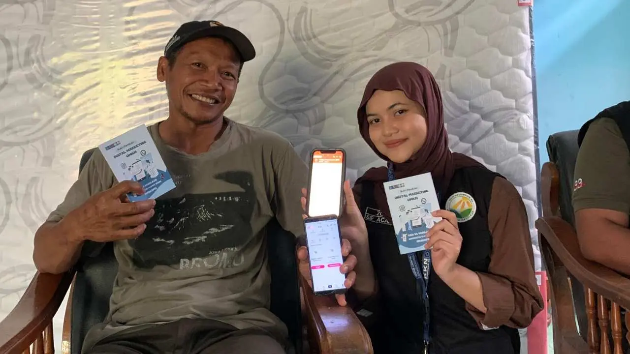 Pemberdayaan UMKM Desa Kadilajo Lewat Platform E-Commerce (Shopee)