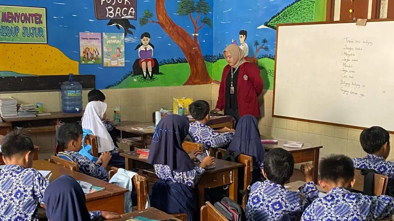 Mahasiswa KKN UNISRI Sosialisasikan Anti-Bullying di SD Negeri Sapen               
