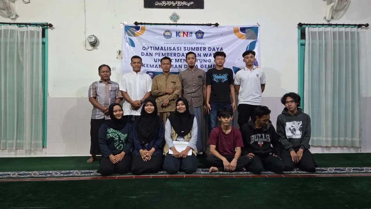 Sampah Jadi Berkah: KKN Unisri Kenalkan Pengelolaan Manajemen Bank Sampah di Dukuh Kemasan