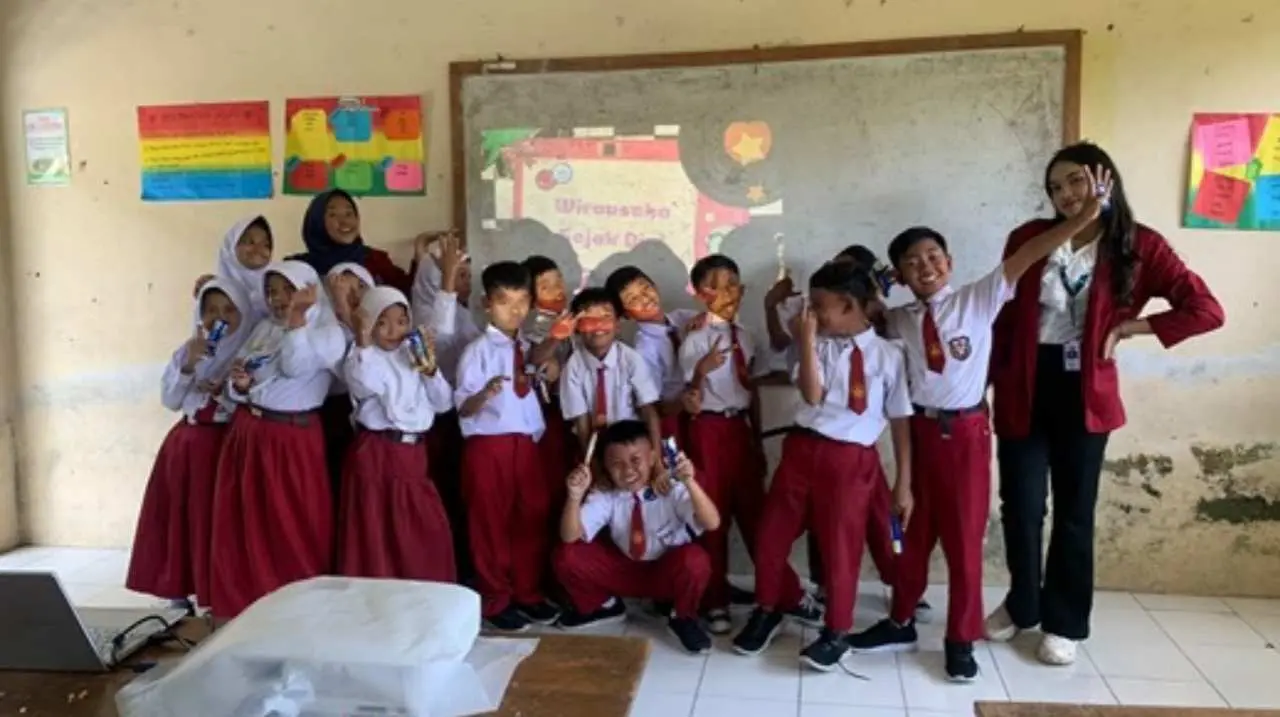 SDN 2 Kayumas Latih Jiwa Kewirausahaan Siswa Lewat Kerajinan Manik-Manik