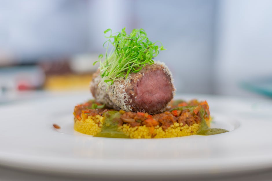 Seorang koki profesional sedang menata hidangan modern yang menggunakan sayuran dan rempah segar hasil panen lokal di Indonesia.